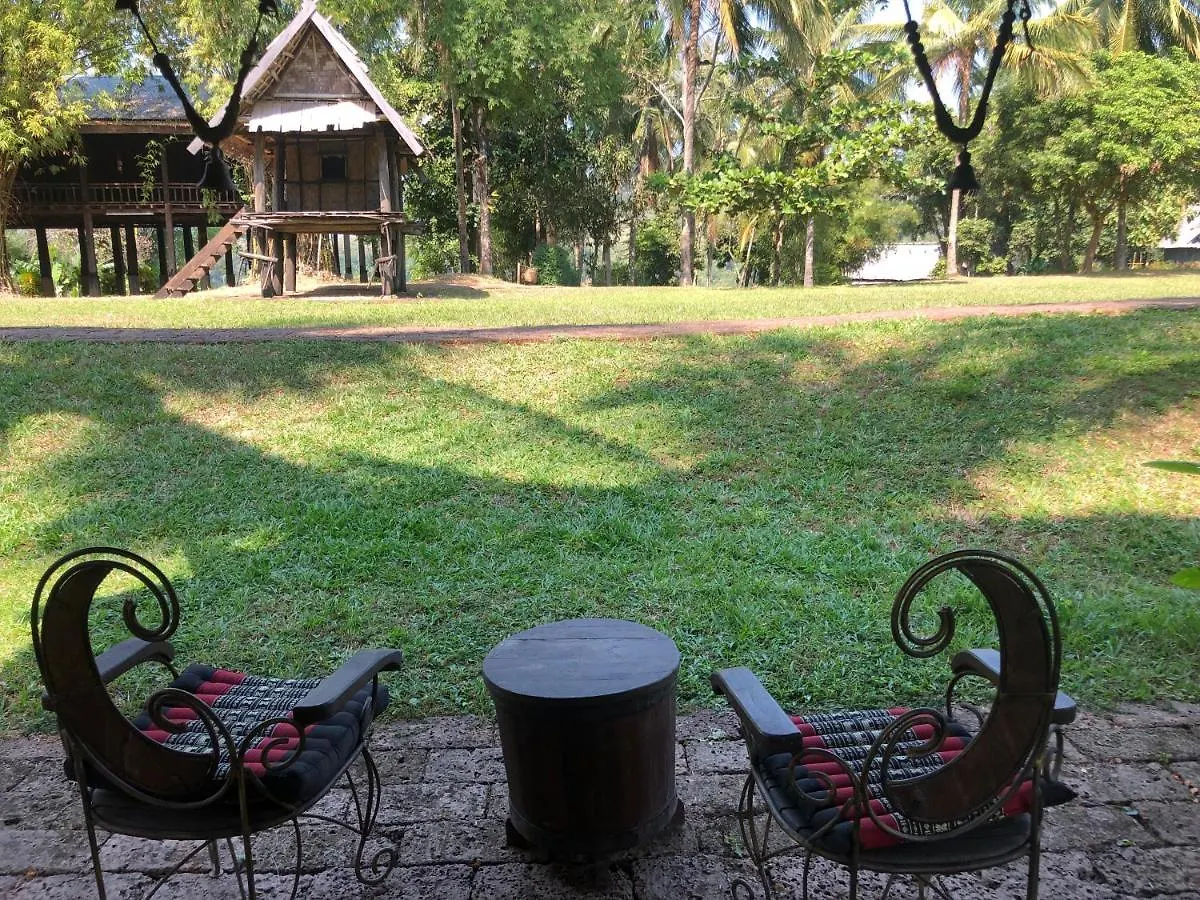 On The Mekong Resort Luangprabang 3*,